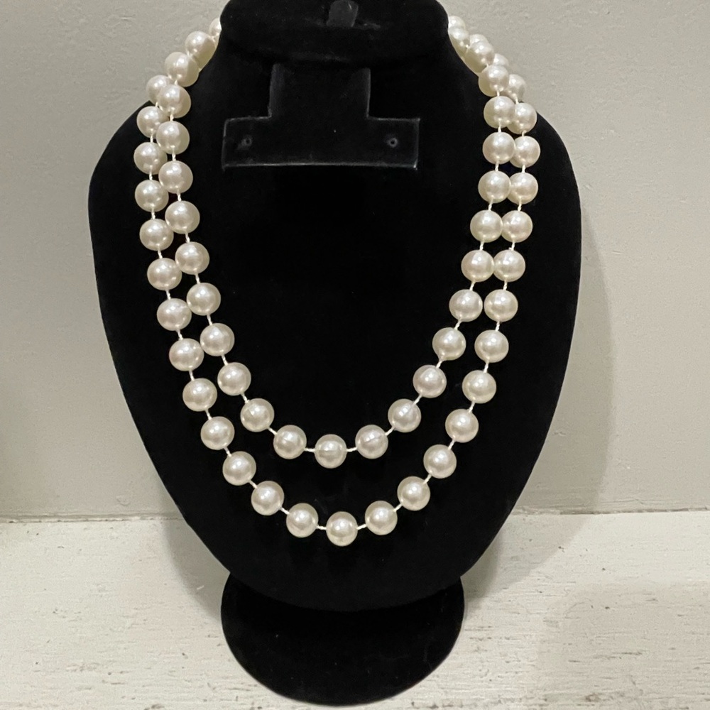 Vintage Elegant White Faux Pearl Necklace 35”
